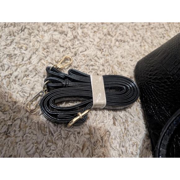 Alyssa Vegan Handbag Purse Bag Tote 2 Colored Light Brown Black Alligator Print - Picture 8 of 14